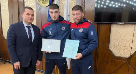 Пенчо Милков награди млади русенски спортисти за високи постижения в международни състезания