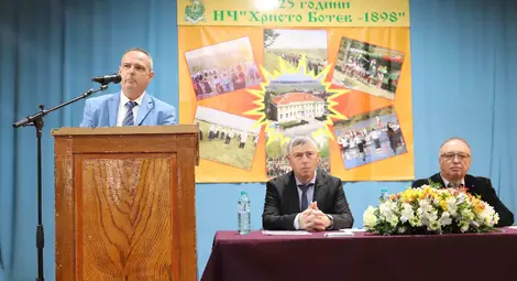 Новата местна власт в Ценово положи клетва и встъпи в длъжност Новата местна власт в Ценово положи клетва и встъпи в длъжност