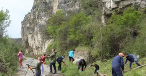 Над 5 тона строителни отпадъци събрани в района на хижа „Алпинист“