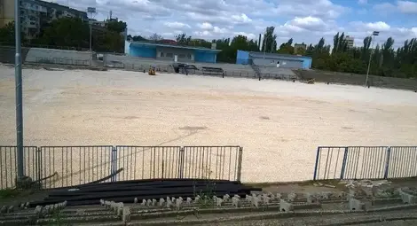 Теренът в &bdquo;Здравец&ldquo; вече върви към трева