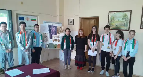 Клуб "Съхрани българското" в русенското училище "Възраждане" отбеляза 151-ата годишнина от гибелта на Левски /галерия/