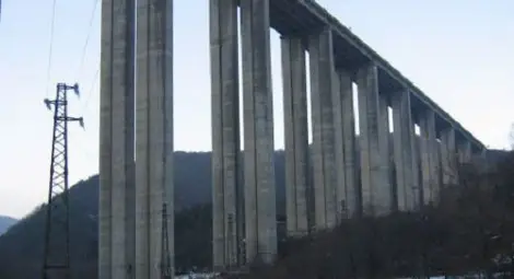 Удареният от падналия каменен къс на "Хемус" е със счупена челюст