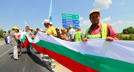 Строителите на магистрала "Хемус" остават в стачна готовност Строителите на магистрала "Хемус" остават в стачна готовност