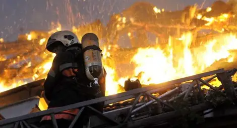 200 афганистанци натъпкани под пламналия покрив в София