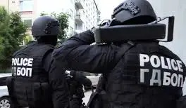 Двама приятели бити от качулки в центъра на Русе заради фалшива „оперативна“ информация