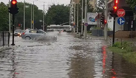 Градушка колкото орех удари след жегата