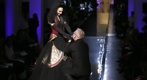 Висша мода в Париж - вампири и Кончита Вурст предлага Готие Висша мода в Париж - вампири и Кончита Вурст предлага Готие