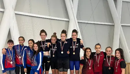 Щафета момичета Щафета момичета