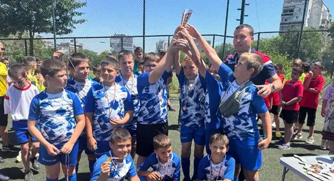 Отборите на СУ „Васил Левски“ и ОУ „Любен Каравелов“ победиха във футболния турнир на Деня на детето в Русе Отборите на СУ „Васил Левски“ и ОУ „Любен Каравелов“ победиха във футболния турнир на Деня на детето в Русе