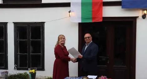 Дунавската задруга на художествените занаяти отбеляза 10 години от основаването си в Русе с изложба и книга