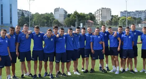 Юношите с 2:2 срещу мъжкия тим на „Трявна“ Юношите с 2:2 срещу мъжкия тим на „Трявна“