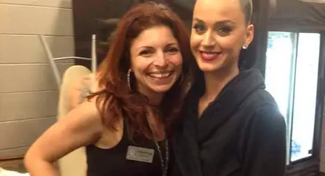 Русенка облече Кейти Пери за концерта й на Супербоул Дизайнерката Виктория Колева над 10 години трупа успехи в Америка Русенка облече Кейти Пери за концерта й на Супербоул Дизайнерката Виктория Колева над 10 години трупа успехи в Америка