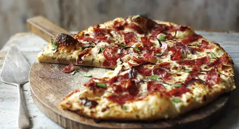 Пицата е най-любимото ядене на италианците, според анкета