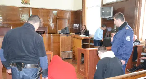 Обвинените в убийството на таксиметровия шофьор Николай и Деян остават в ареста