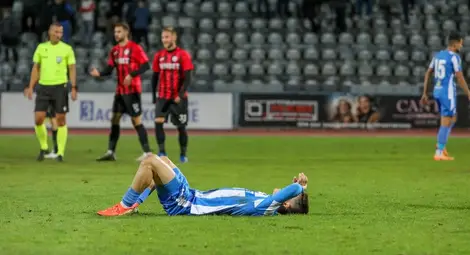 „Дунав“ разказа футбола на „Локомотив“, но късметът и съдията спасиха пловдивчани „Дунав“ разказа футбола на „Локомотив“, но късметът и съдията спасиха пловдивчани