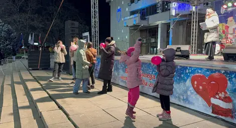 Русе посрещна 2026 година с концерт на Владо Михайлов, празнична програма и Дунавско хоро