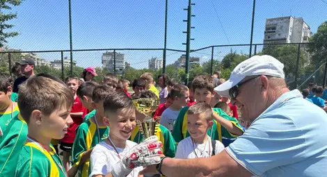 Отборите на СУ „Васил Левски“ и ОУ „Любен Каравелов“ победиха във футболния турнир на Деня на детето в Русе Отборите на СУ „Васил Левски“ и ОУ „Любен Каравелов“ победиха във футболния турнир на Деня на детето в Русе