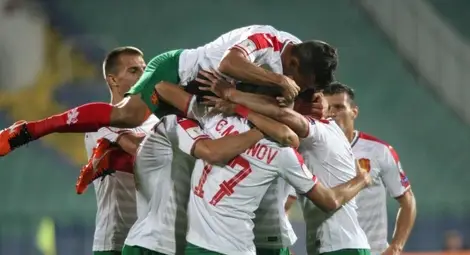 Дъжд от голове, спасена дузпа и историческа победа за България