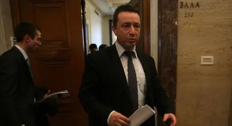 Заемът от 16 млрд. лева отива в Конституционния съд