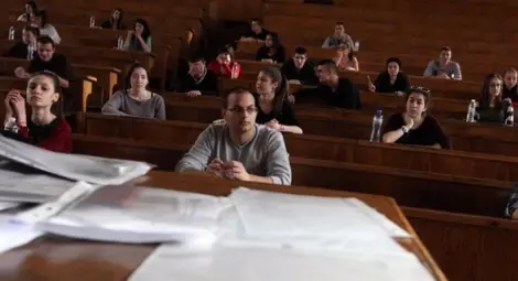 32 висши училища приемат с резултата от матурата по български език и литература