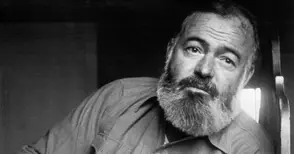 Писателят и приключенията