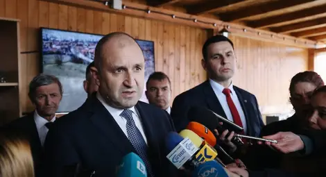 Радев: Много хора говорят за война и оръжие без да имат собствено мнение