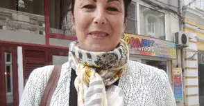 Сияна Мандажиева - учителката от една кръвна група с учениците си