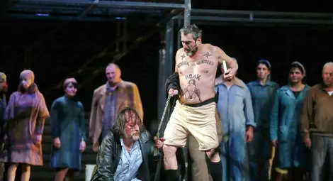 От каторжник до директор на затвор - Стоян Стоянджов празнува 40 години и близо 400 роли на оперната сцена