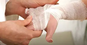 Десетгодишен първолак счупи ръката на съученик след скандал в училище