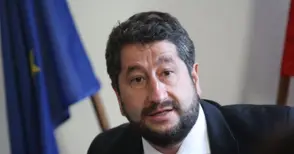 Христо Иванов учредява русенска организация на „ДА България“