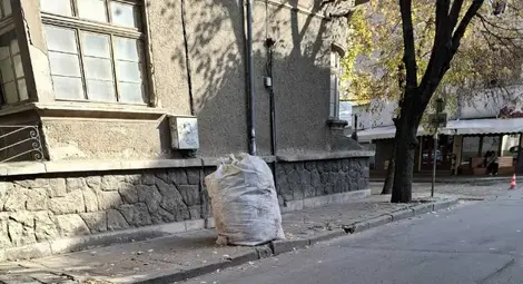 Продължава сезонното почистване на дъждоприемните шахти Продължава сезонното почистване на дъждоприемните шахти