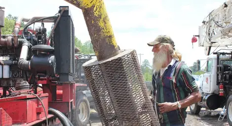 Как се добива &bdquo;черното злато&ldquo; в условия на непоносима жега -  по Viasat Explore