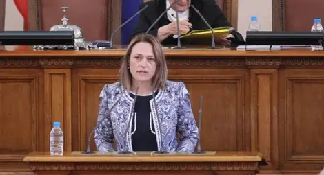 Депутатите няма да си намаляват заплатите, осветляват парите на нещатните сътрудници