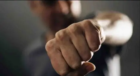 Баща осъди сина си  за домашно насилие