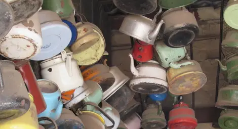 Русенец кандидатства за "Гинес" с колекция от 1200 чайника /галерия/ Русенец кандидатства за "Гинес" с колекция от 1200 чайника /галерия/