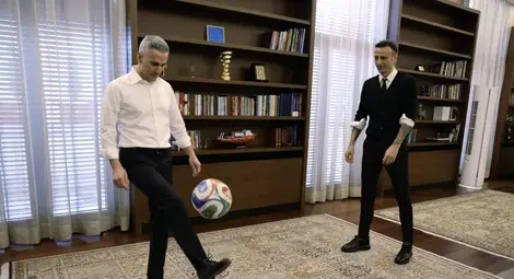 Бербатов ще работи про боно като съветник на служебния премиер