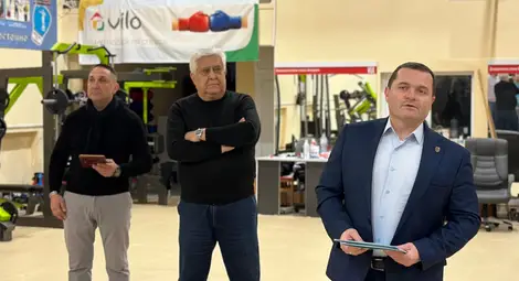 Кметът на Русе Пенчо Милков посрещна 8-кратния европейски шампион по бокс Радослав Росенов