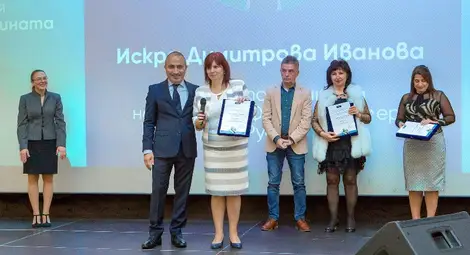 Искра Иванова отличена от Кеймбридж училищата с наградата Директор на годината