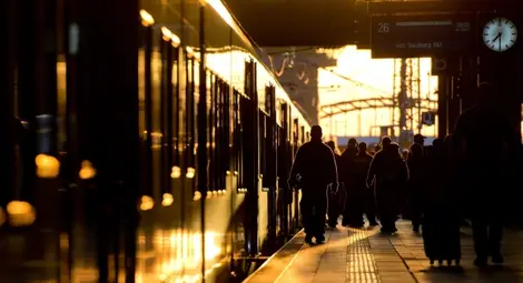 Над 15 хил. мигранти пристигнали в Мюнхен в събота и неделя