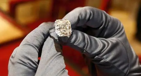 Откраднаха диамант за 1 милион долара Откраднаха диамант за 1 милион долара