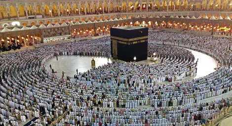 Два милиона мюсюлмани поемат към Мека 