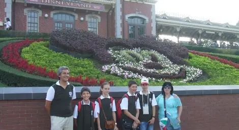 Колекция от 15 купи и медали пазят в Математическата от Хонконг