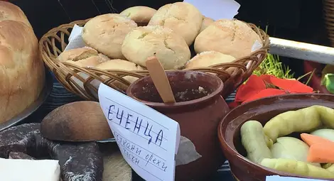 Бабово отново чака гости на празника на греяната ракия и зелевата чорба