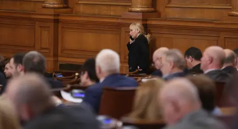 Йончева: Атаката срещу мен започна след искането за експертиза на магистралите Йончева: Атаката срещу мен започна след искането за експертиза на магистралите