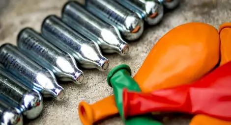 Продавач на райски газ на дете в Русе заловен по сигнал на родител