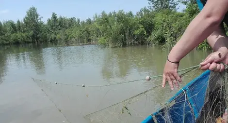 Рибар плаща 1500 лева глоба за улов през забранения период