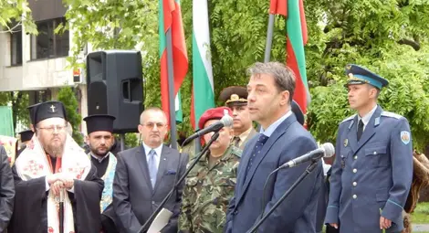 Професор Николай Ненов бе сред ораторите на празника на Русе - 6 май. 