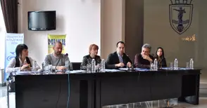 Експерти ще разясняват по места възможностите пред младите хора