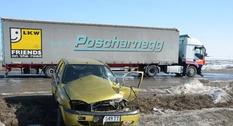 Шефът на здравната каса помогна на ранено в катастрофа семейство