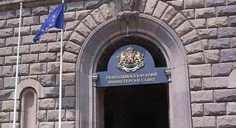 Рокадите във властта продължават